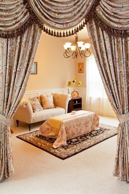 Picture of Fleurs Rococo - Classic Overlapping Style 100''