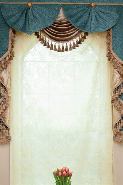 Picture of Blue Salon Valance 50''