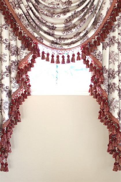 Picture of Toile De Fleur - Classic Overlapping Style