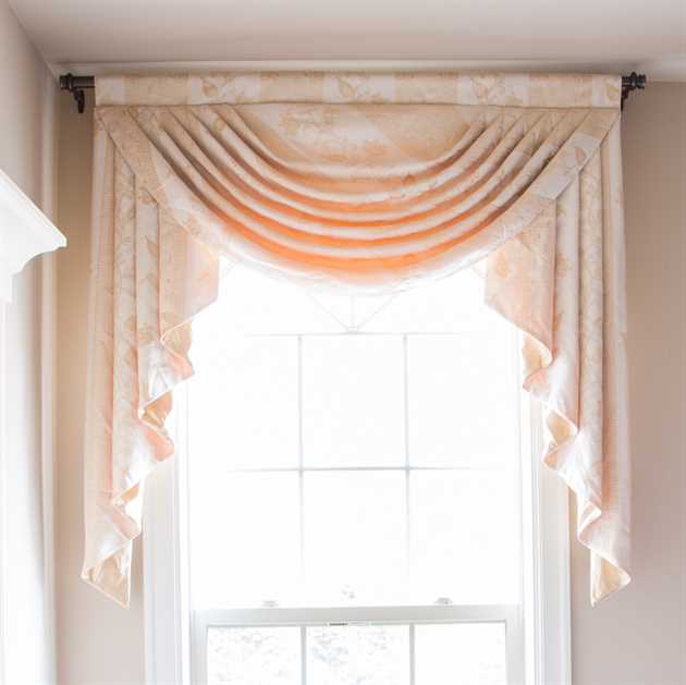 Picture of Creme Brulee Valance