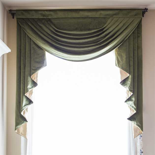 Picture of Green Velvet Valance
