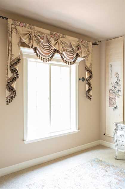 Picture of Shimmering Gold - Paris Salon Style
