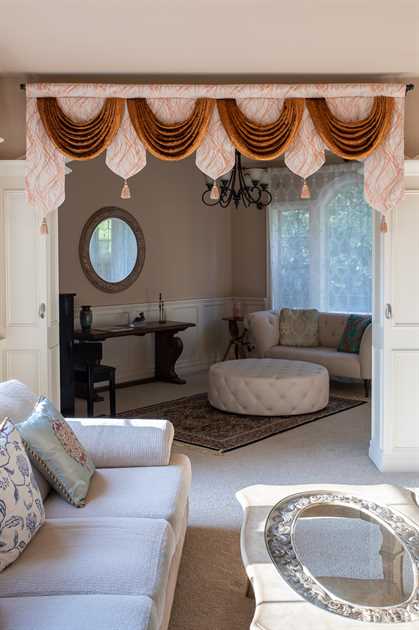 Picture of Pink Wave Palace Pelmet Style 100"W