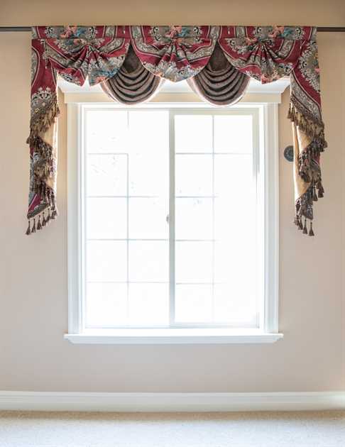 Picture of Ruby Bouquet - Paris Salon Style 70"